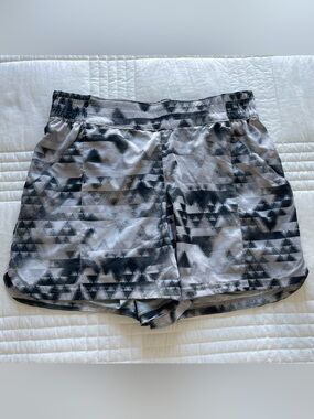 Columbia Black and Gray Geometric Athletic Shorts